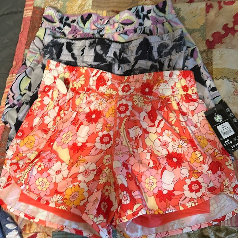 Jog shorts with spandex shorts under